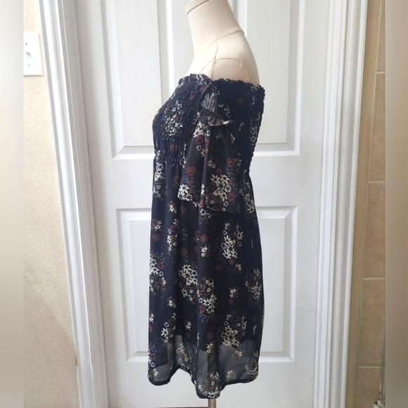 I am Floral Off the Shoulder Short Sleeve mini Dress Size Small - Picture 3 of 7